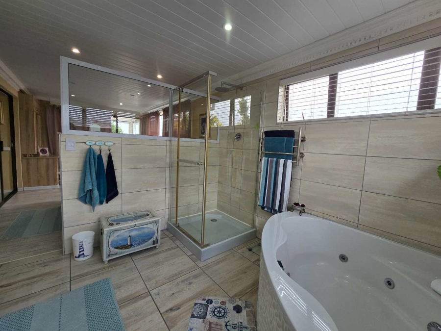 4 Bedroom Property for Sale in Stilbaai Wes Western Cape